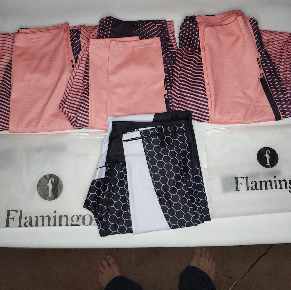 Flamingo athletic pants x4.  SIZE M.  New